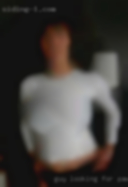 Guy looking for fun with Paw Paw, MI wifes consent.
